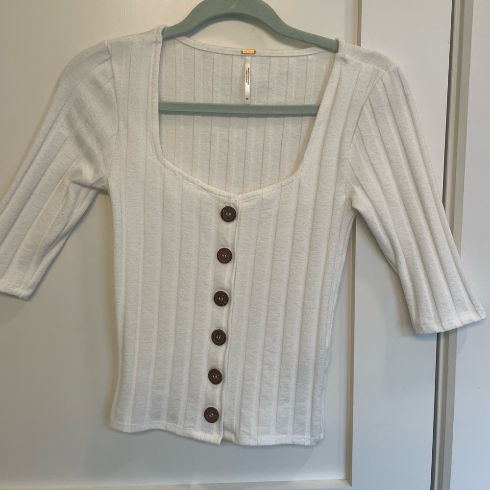 Free people xs white fitted button up with cropped sleeves